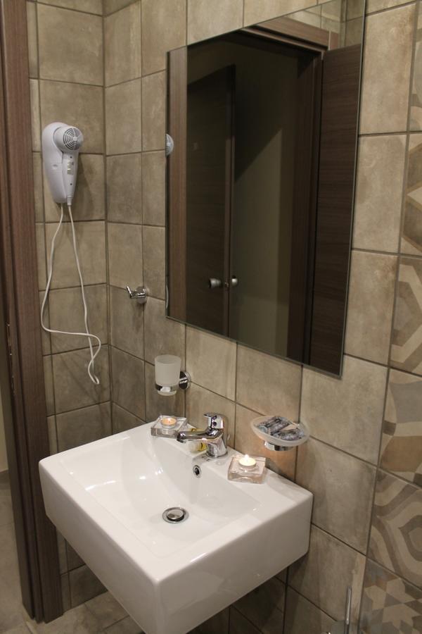 Galaxy Hotel ลูตราอิปาตริส ภายนอก รูปภาพ